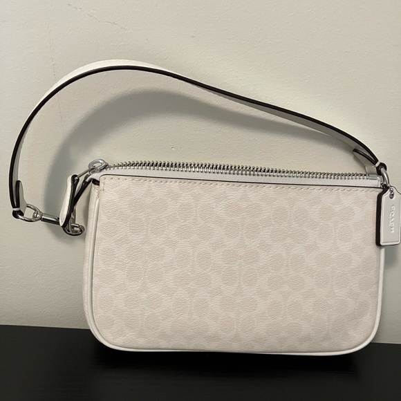 COACH Handbag - Picture 3 of 8